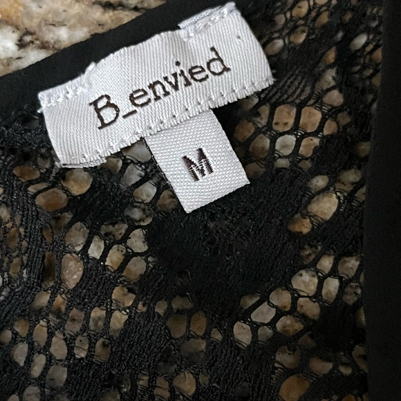 B. Envied Women’s Black Sheer Lace Top Size M Gold Chain Crew Neck Goth Grunge - Picture 7 of 10